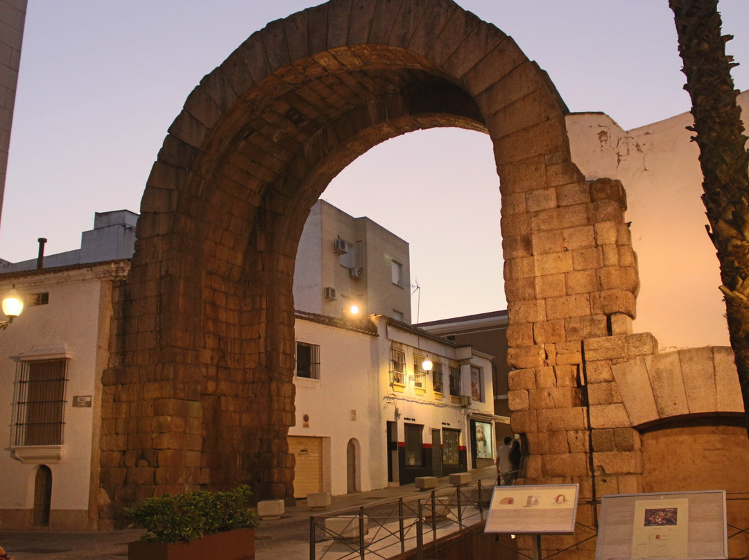 Arco de Trajano景点图片
