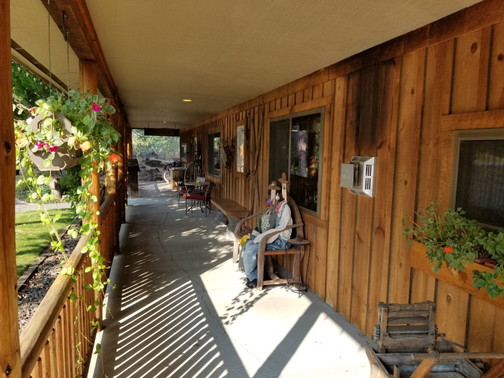 Trout Lake Valley Inn主图