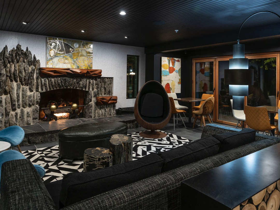 Hotel Earl Of Charlevoix主图