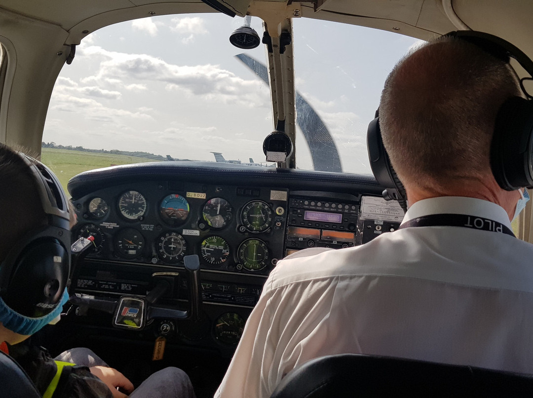 AeroSchool Flight Academy & Air Tours-达灵顿必去景点
