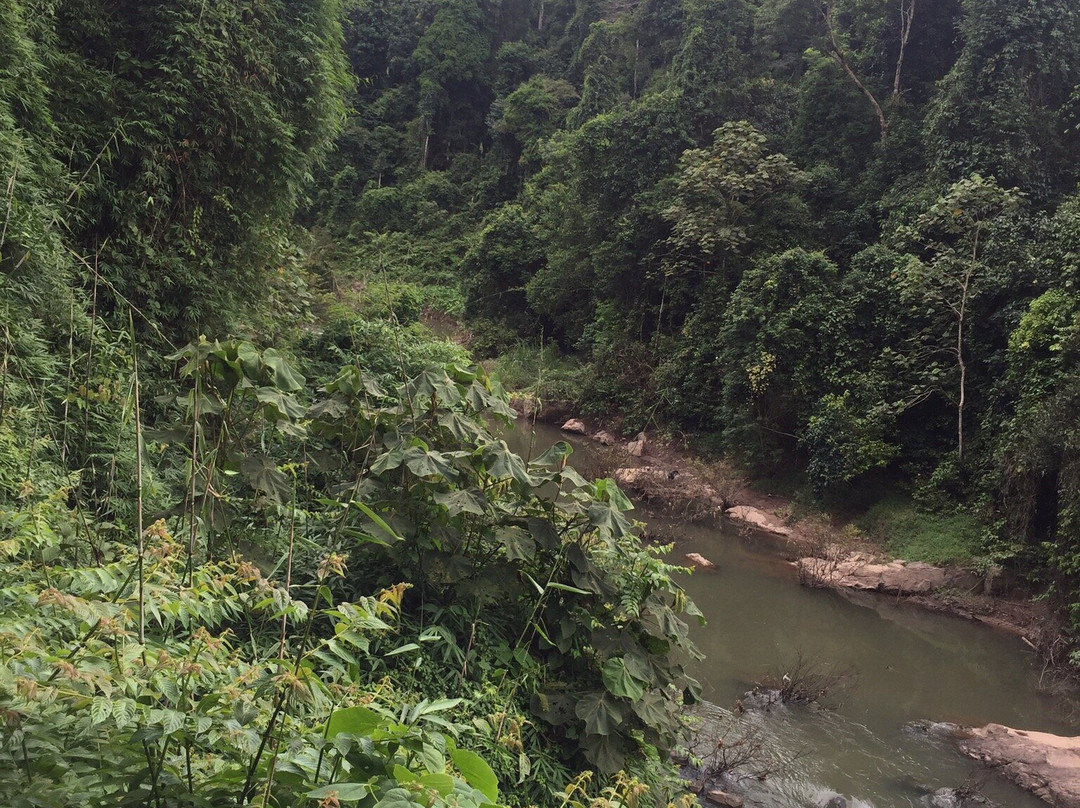 Haew Narok Waterfall景点图片
