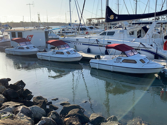 Yamba BBQ Boats-Yamba必去景点