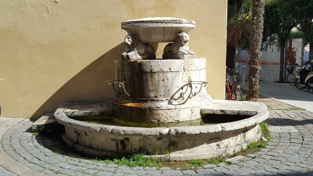 Fontana dei Cani景点图片