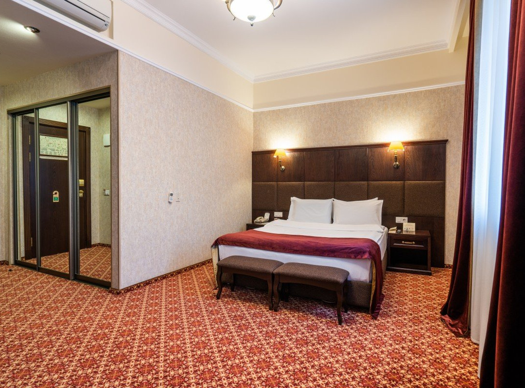 Hotel Attache主图