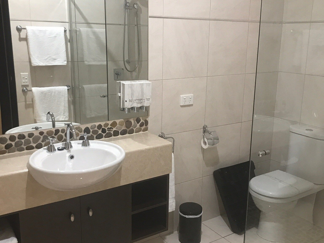 Adelphi Apartments主图