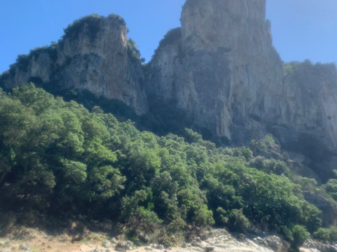 Aventure Canoës-萨拉瓦必去景点