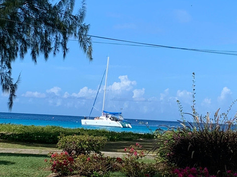 Elegance Catamaran Cruises-布里奇顿必去景点
