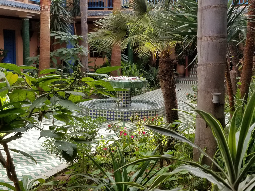 拉威拉蔓特林酒店主图