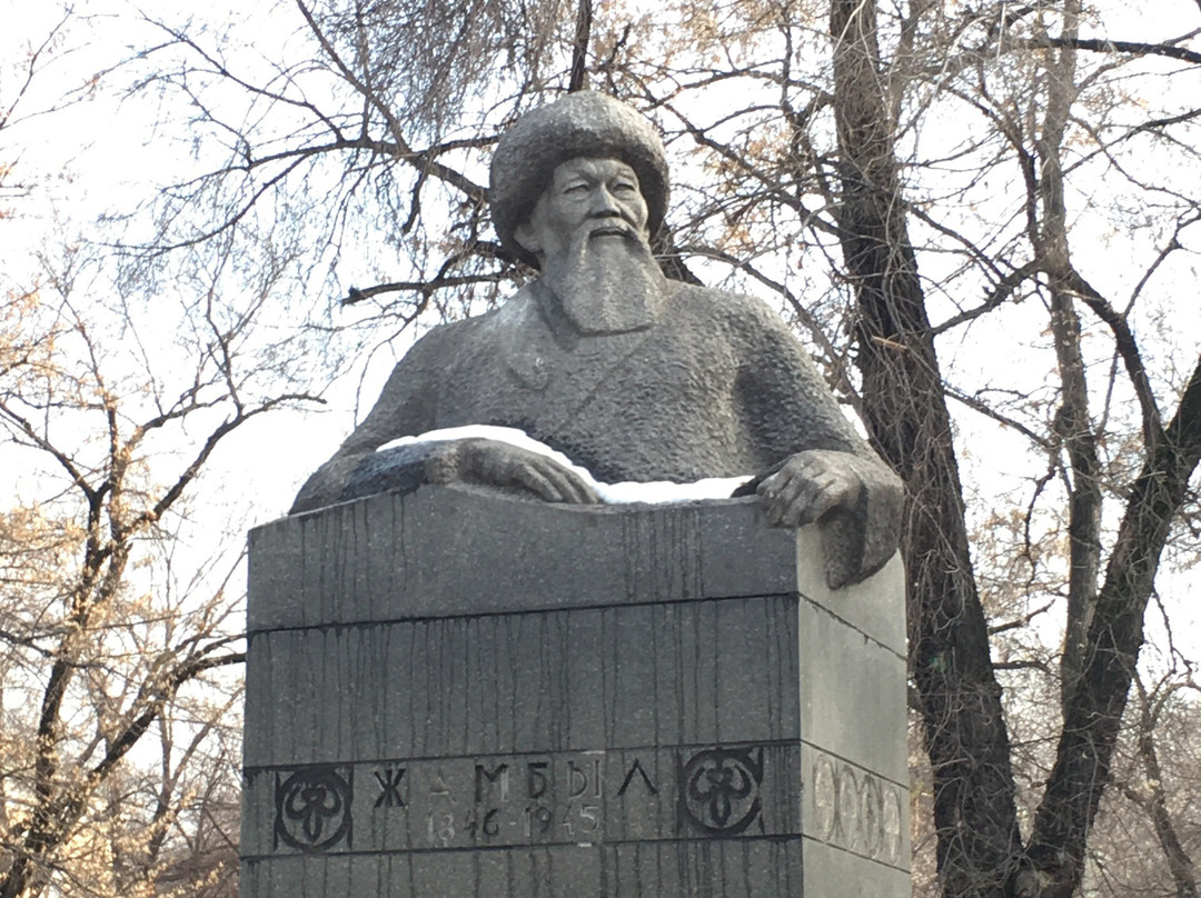 Monument Bust to Jambyl Jabayev-阿拉木图必去景点