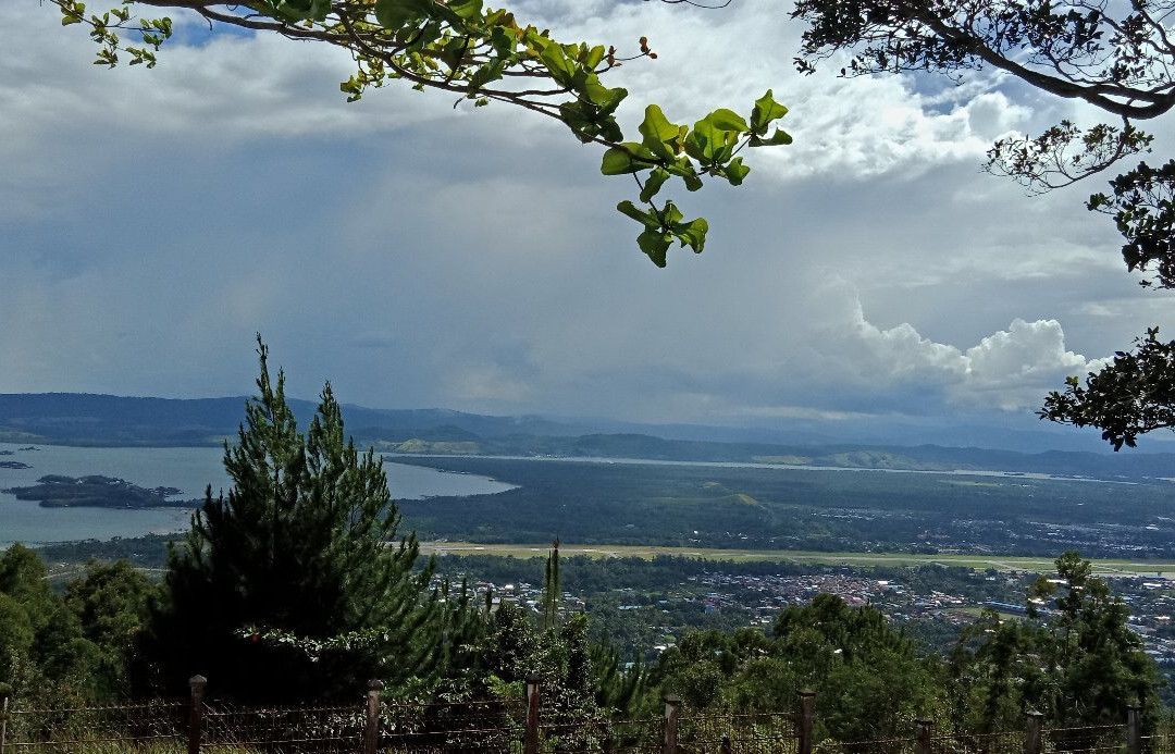 Sentani Lake景点图片