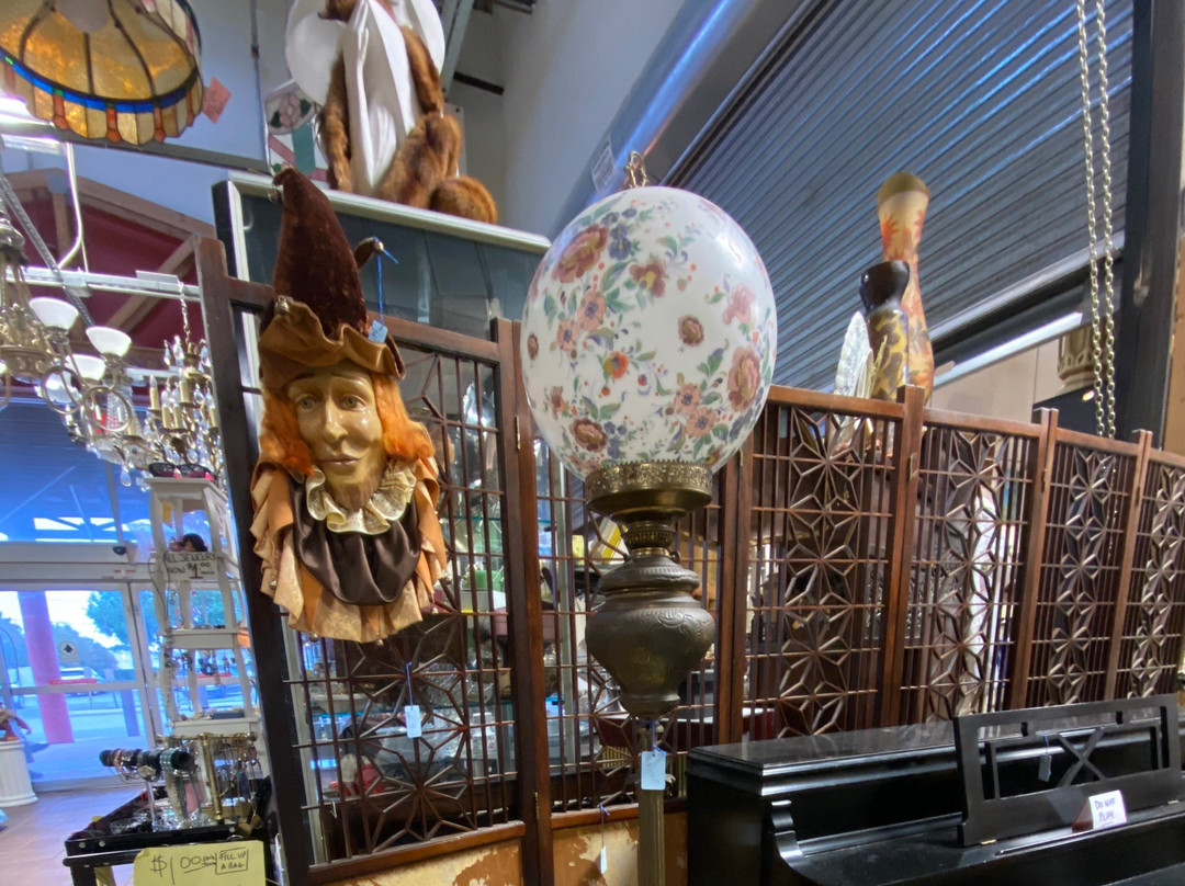 Hillsboro Antique Mall-庞帕诺比奇必去景点