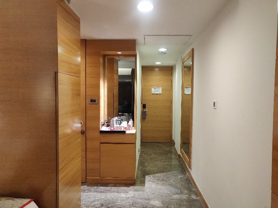 皇冠广场酒店主图