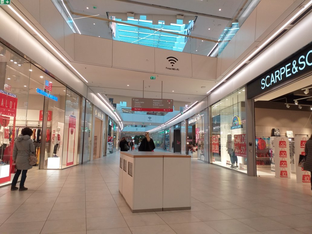 ELNÒS Shopping景点图片