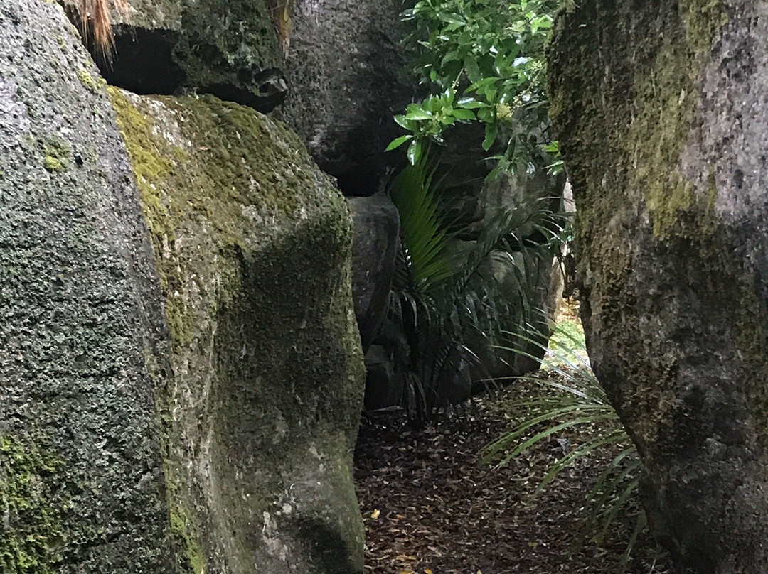 Labyrinth Rocks景点图片