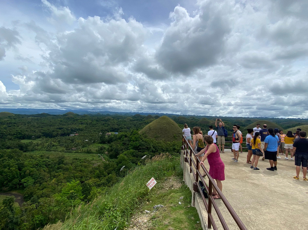 Chocolate Hills Complex主图