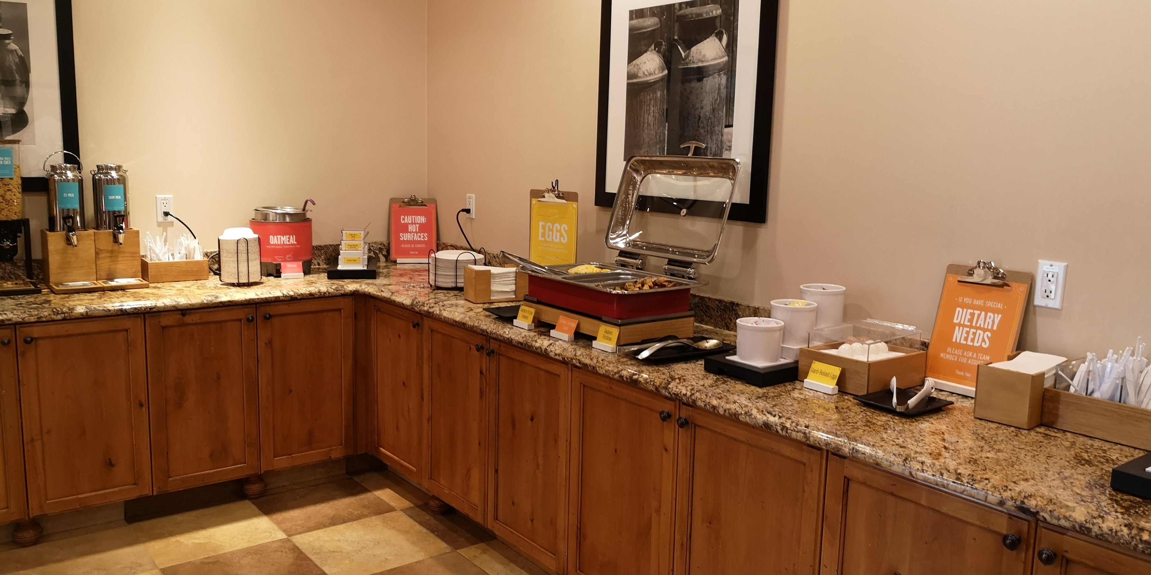 Hampton Inn & Suites Buffalo-餐饮