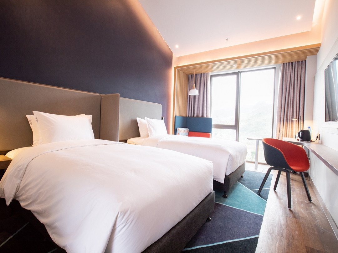 贵州晴隆中天智选假日酒店主图