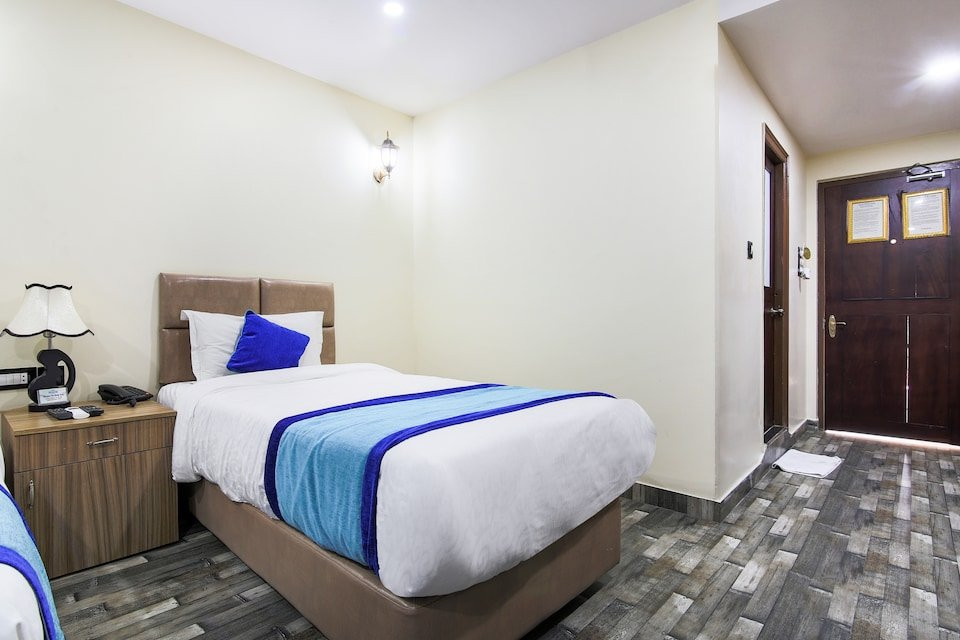 Hotel Holiday Home主图