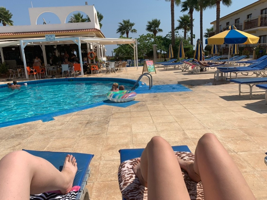 Cosmelenia Hotel Apartments主图