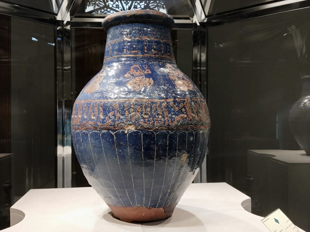 Glassware and Ceramic Museum of Iran景点图片