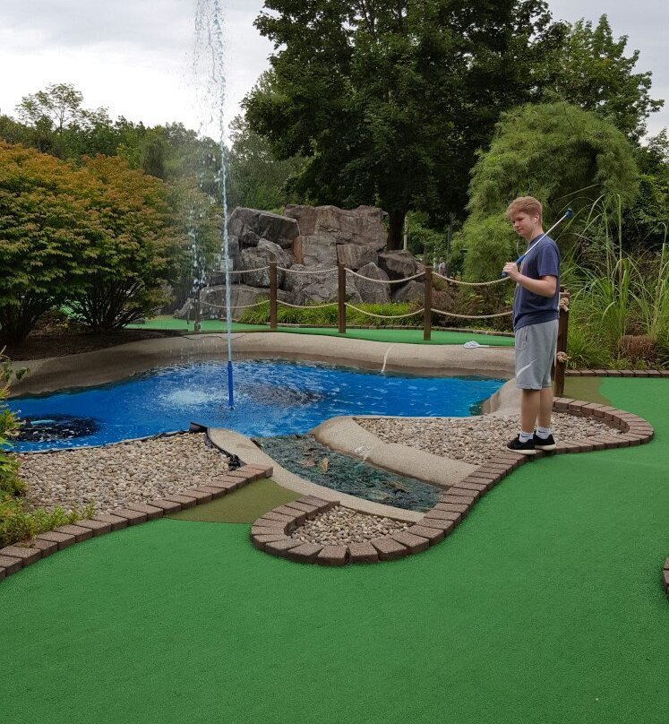 Lumberjack Pass Miniature Golf-乔治湖必去景点