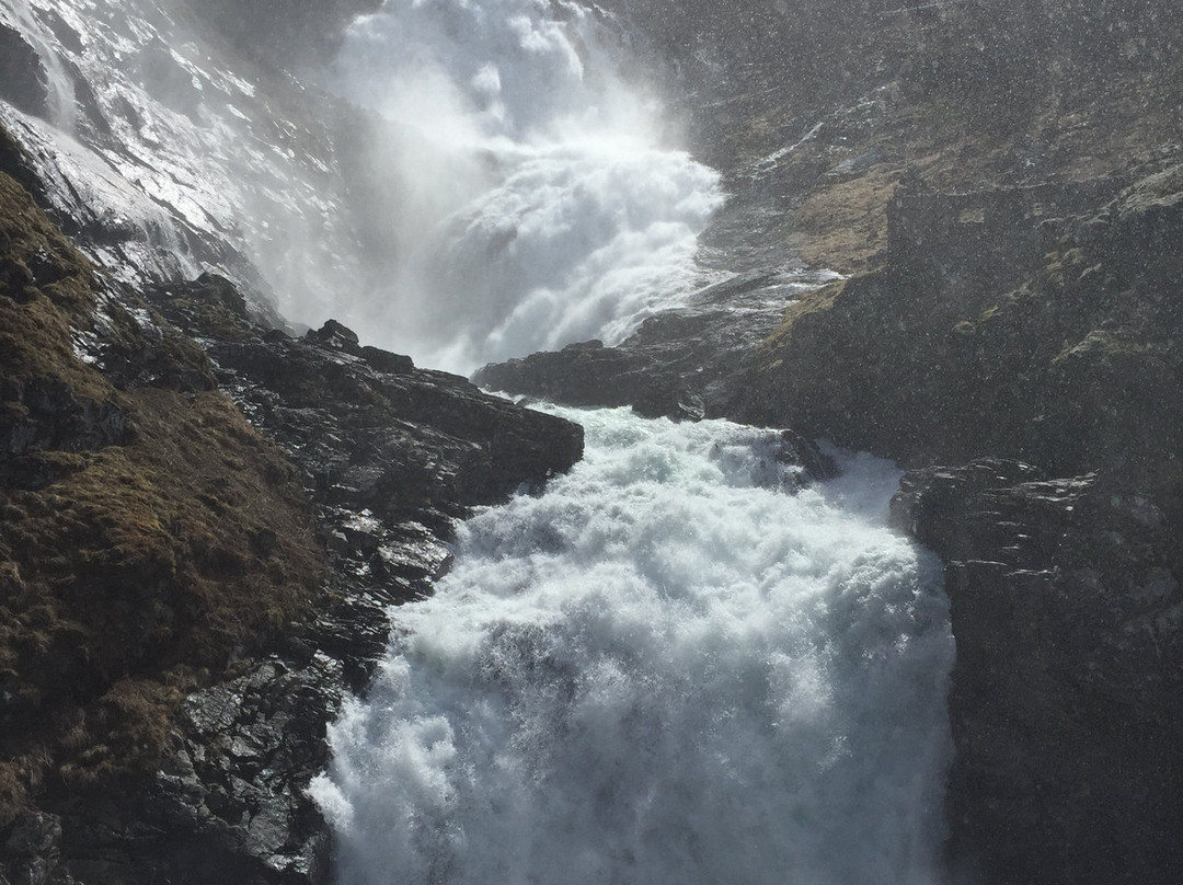 Kjosfossen Waterfall景点图片