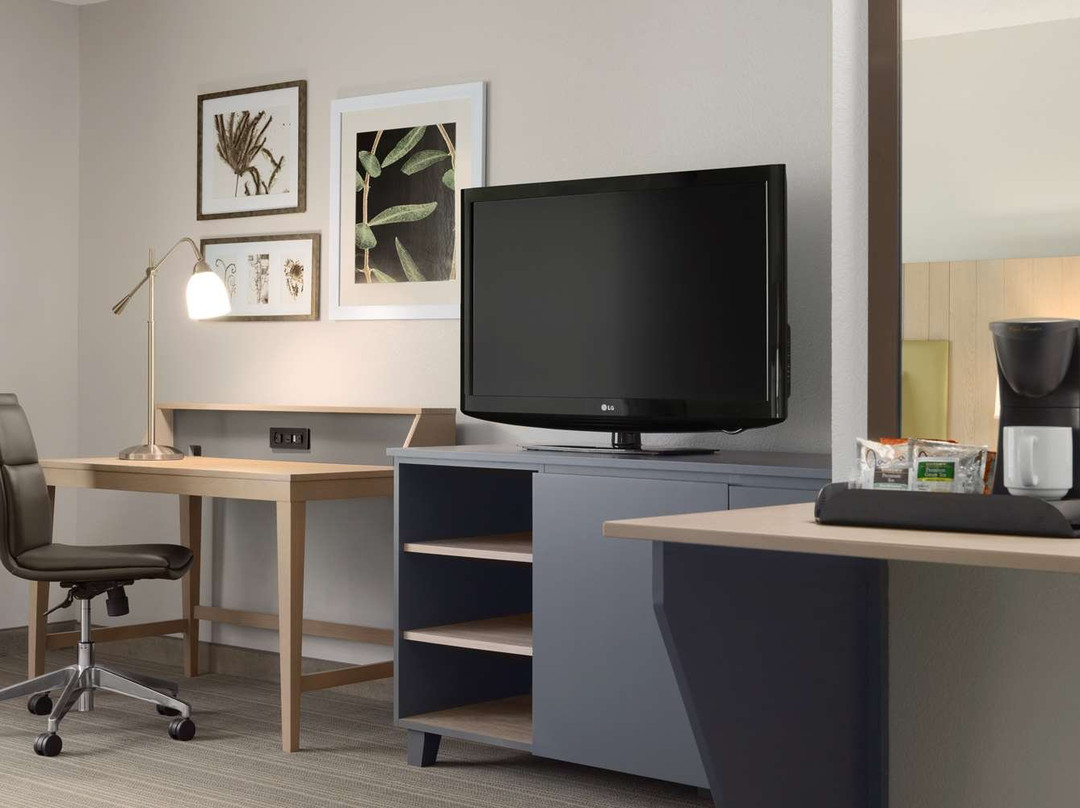 Country Inn & Suites by Radisson, Decorah, IA主图