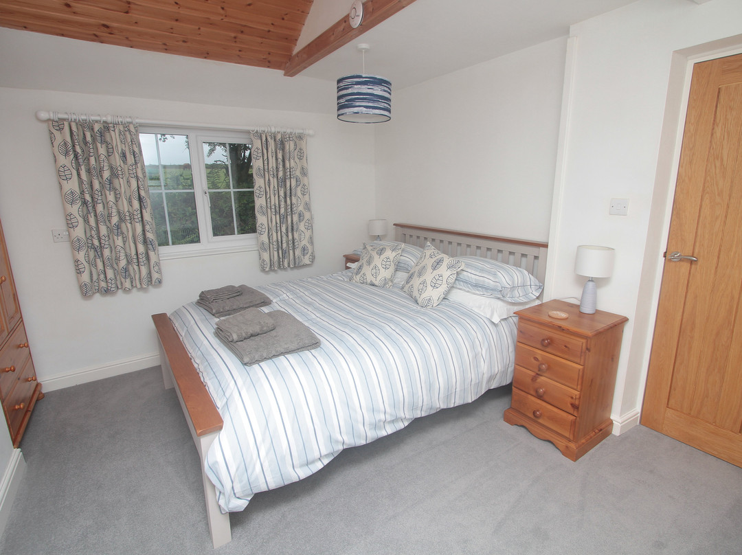 Higher Searles Down主图