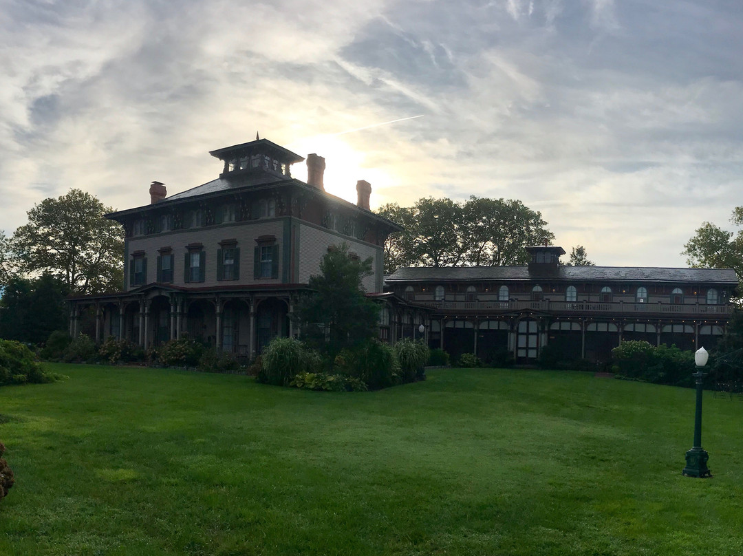The Southern Mansion主图