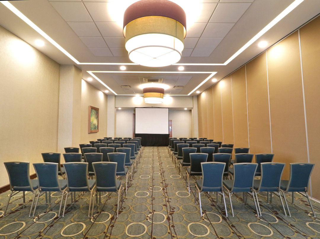 Holiday Inn & Suites Hermosillo Aeropuerto By IHG主图