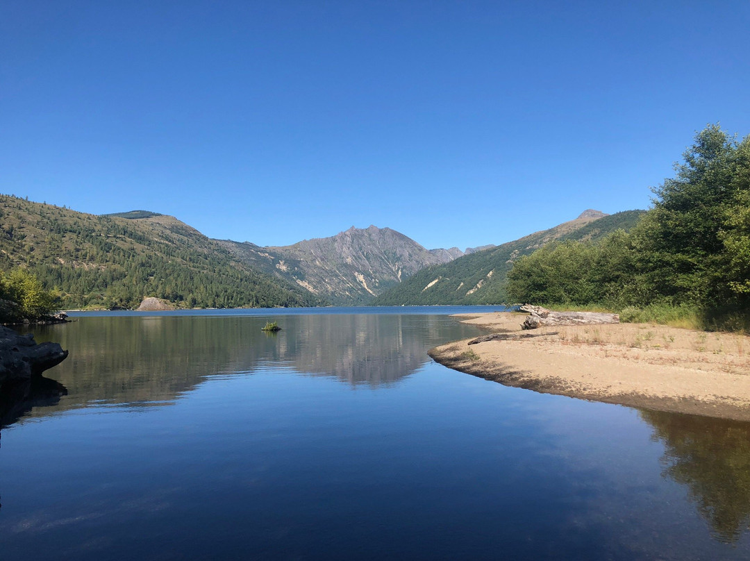 Coldwater Lake景点图片