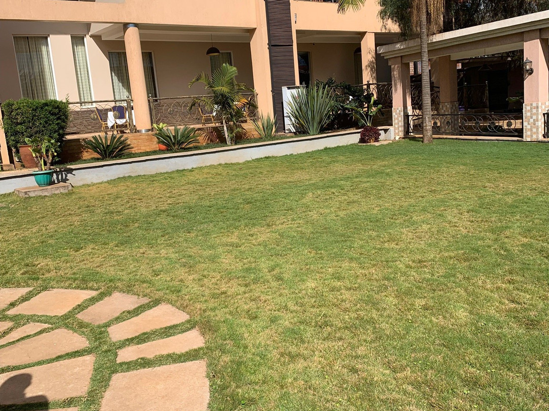 Three Steers Hotel主图