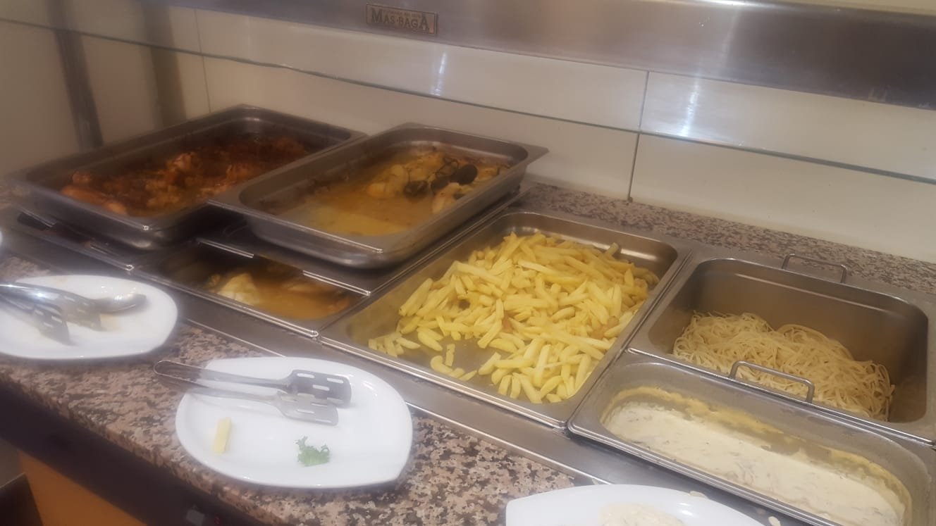 巴塞罗拉南科尔内亚钟楼酒店-餐饮