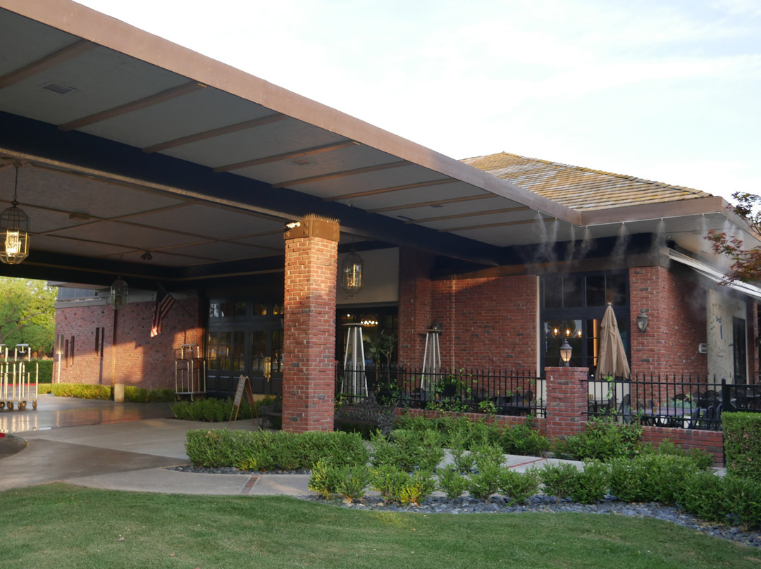 肖皮卡迪利酒店主图