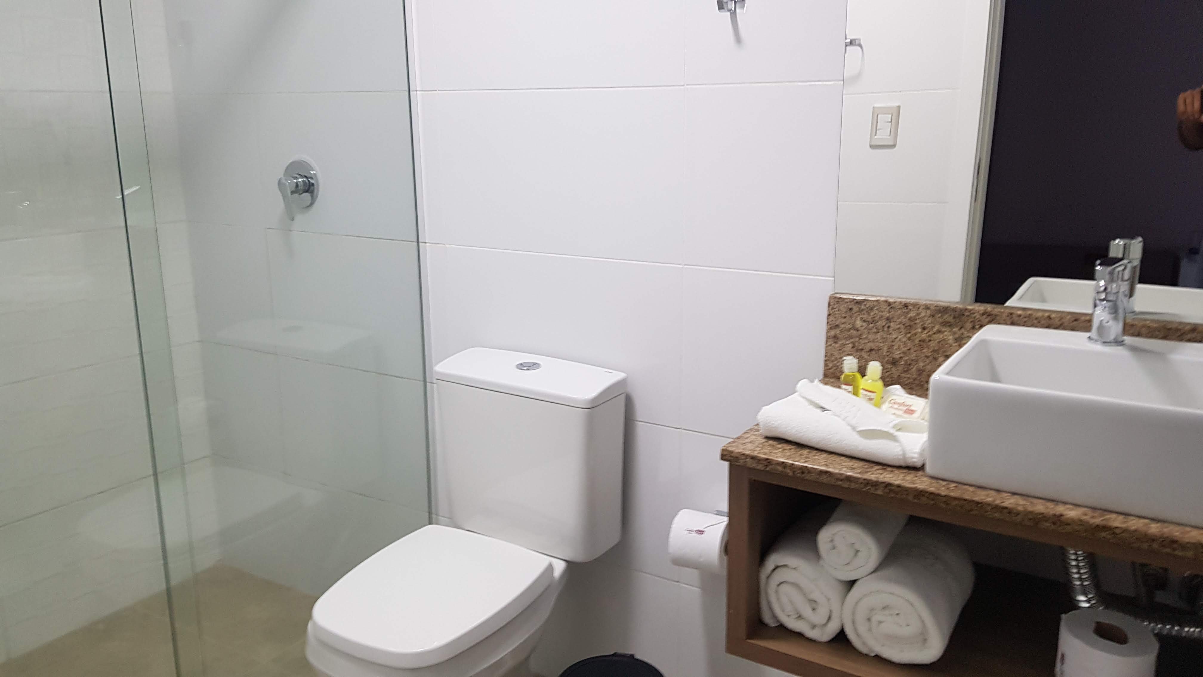 Confort Fronteira Hotel-浴室