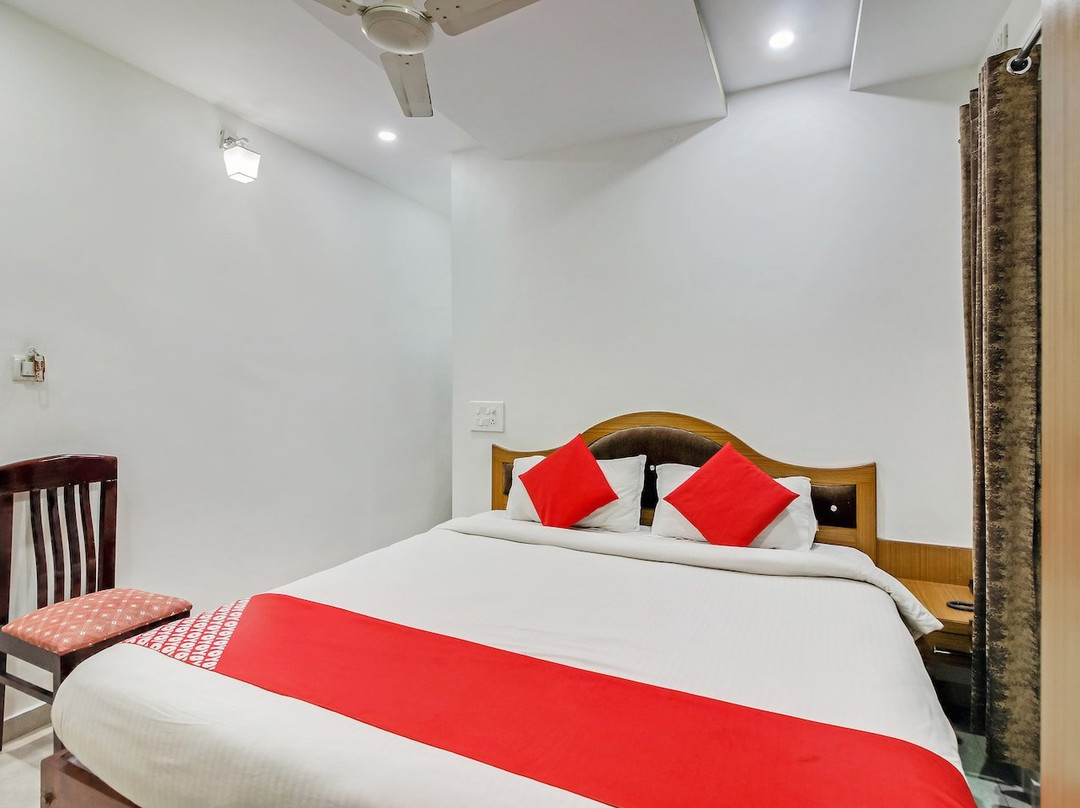 OYO 28303 Yesh Comforts主图