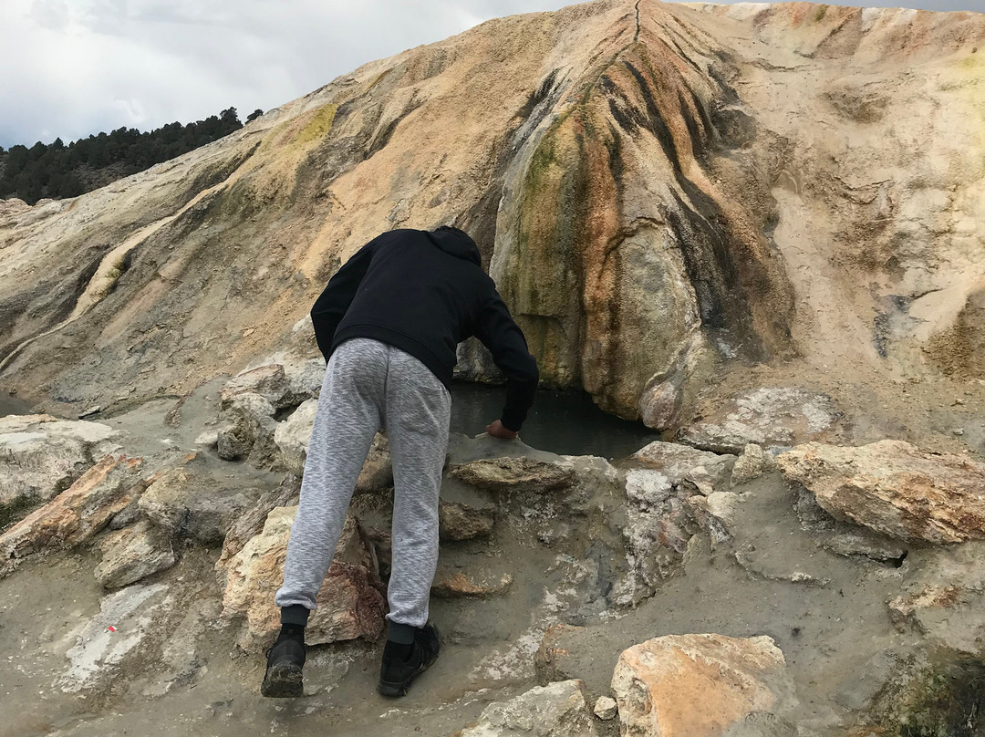 Travertine Hot Spring-布里奇波特必去景点