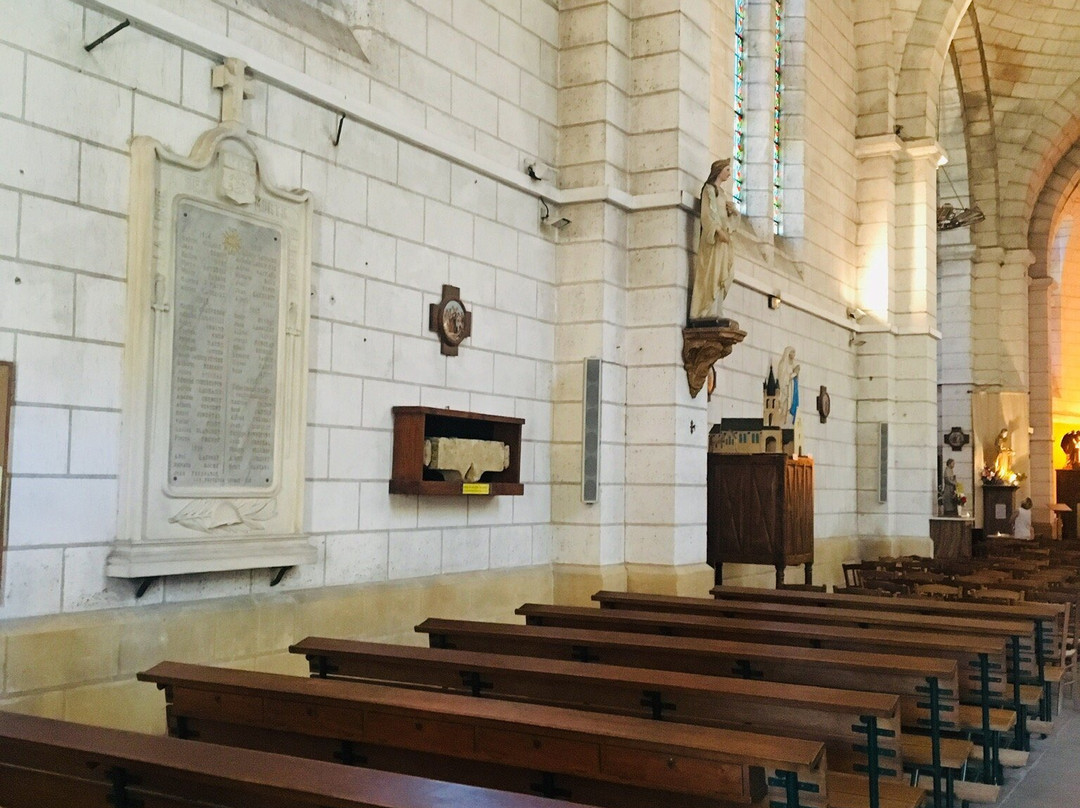 Eglise St Pierre-es-Liens-Lalinde必去景点