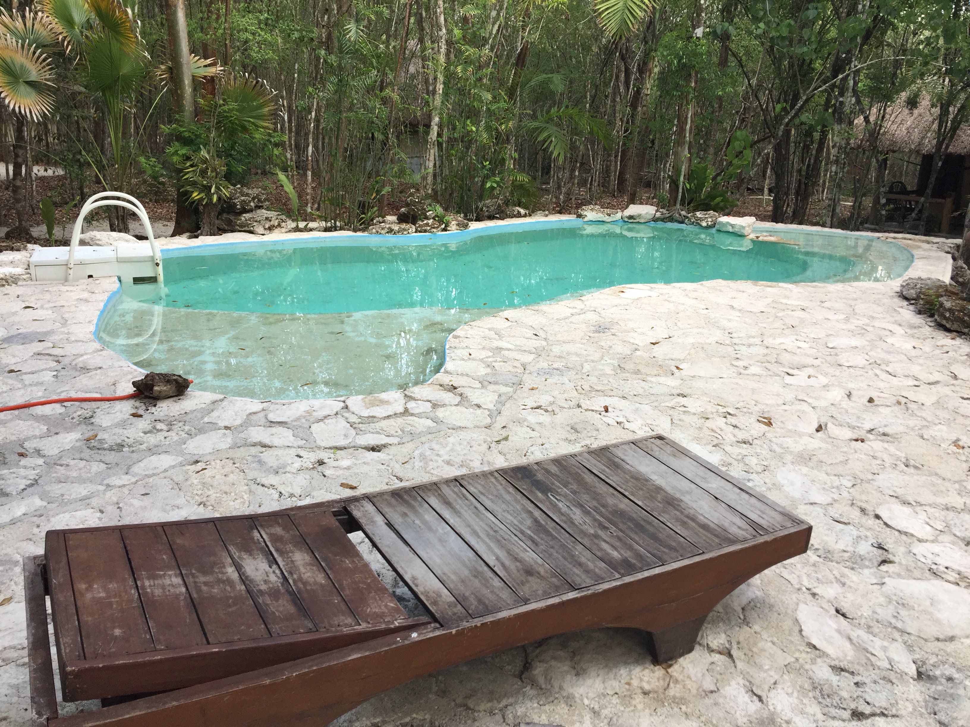 Hotel Puerta Calakmul-泳池