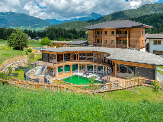 Steinfeld酒店住宿-Familienhotel Kreuzwirt