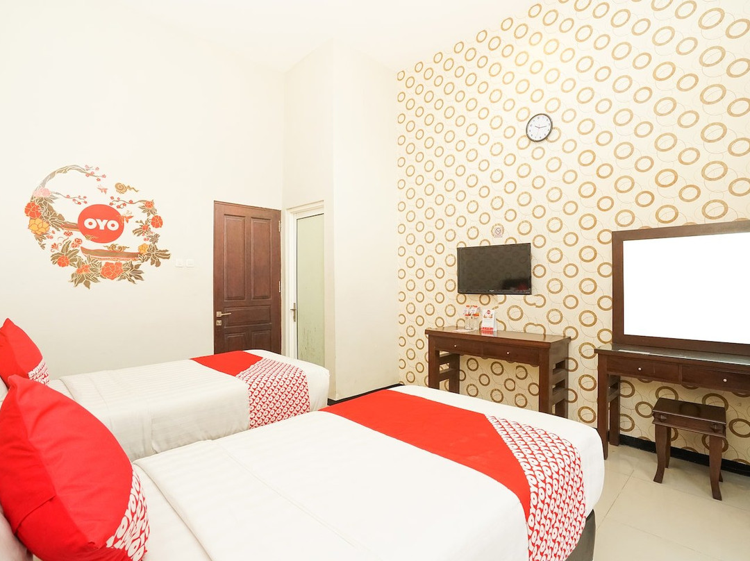 OYO 282 Putri Utari Guest House主图