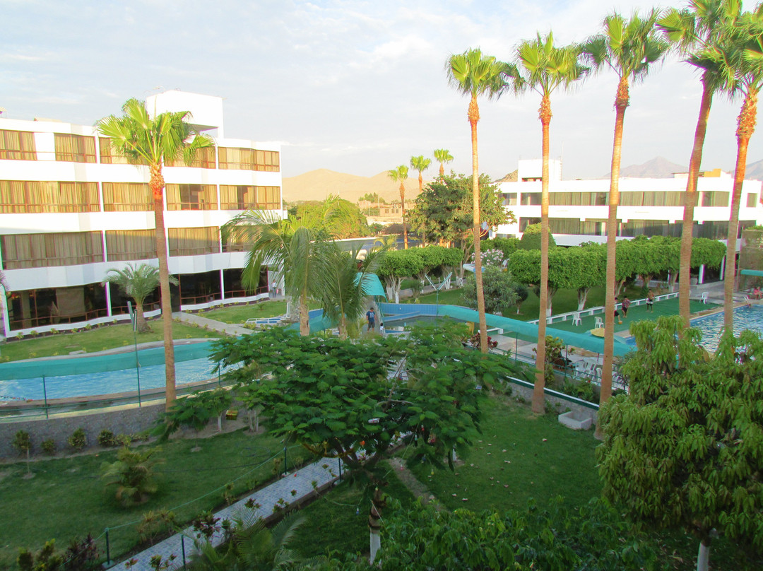 Las Poncianas Club Hotel主图