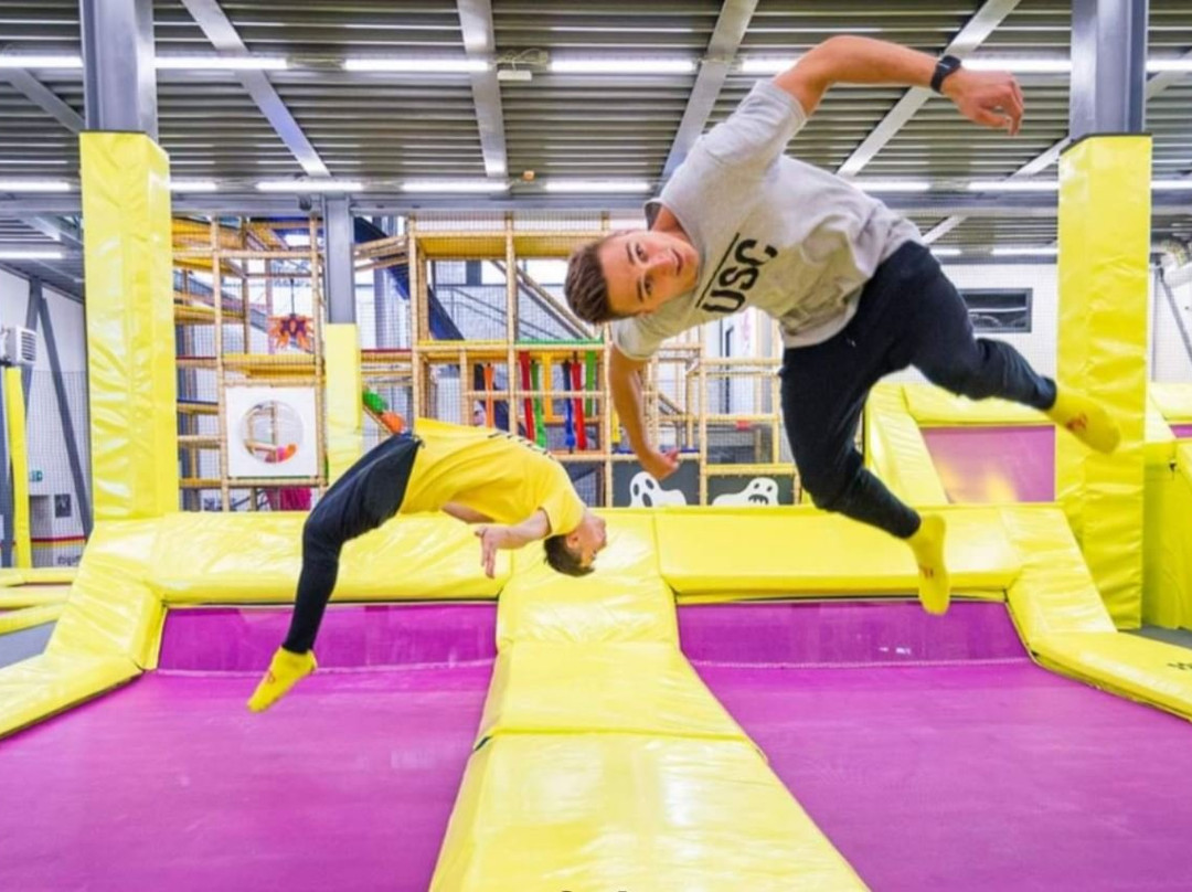 Vratimov旅游景点-HopJump - trampolinovy park