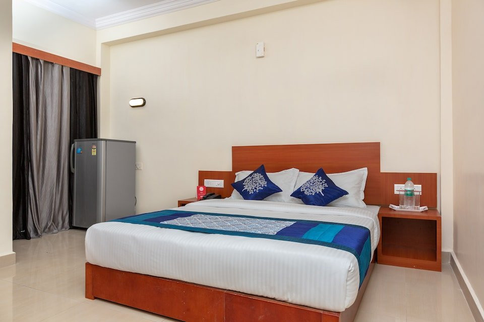 OYO 22105 Hotel Half Moon Inn主图