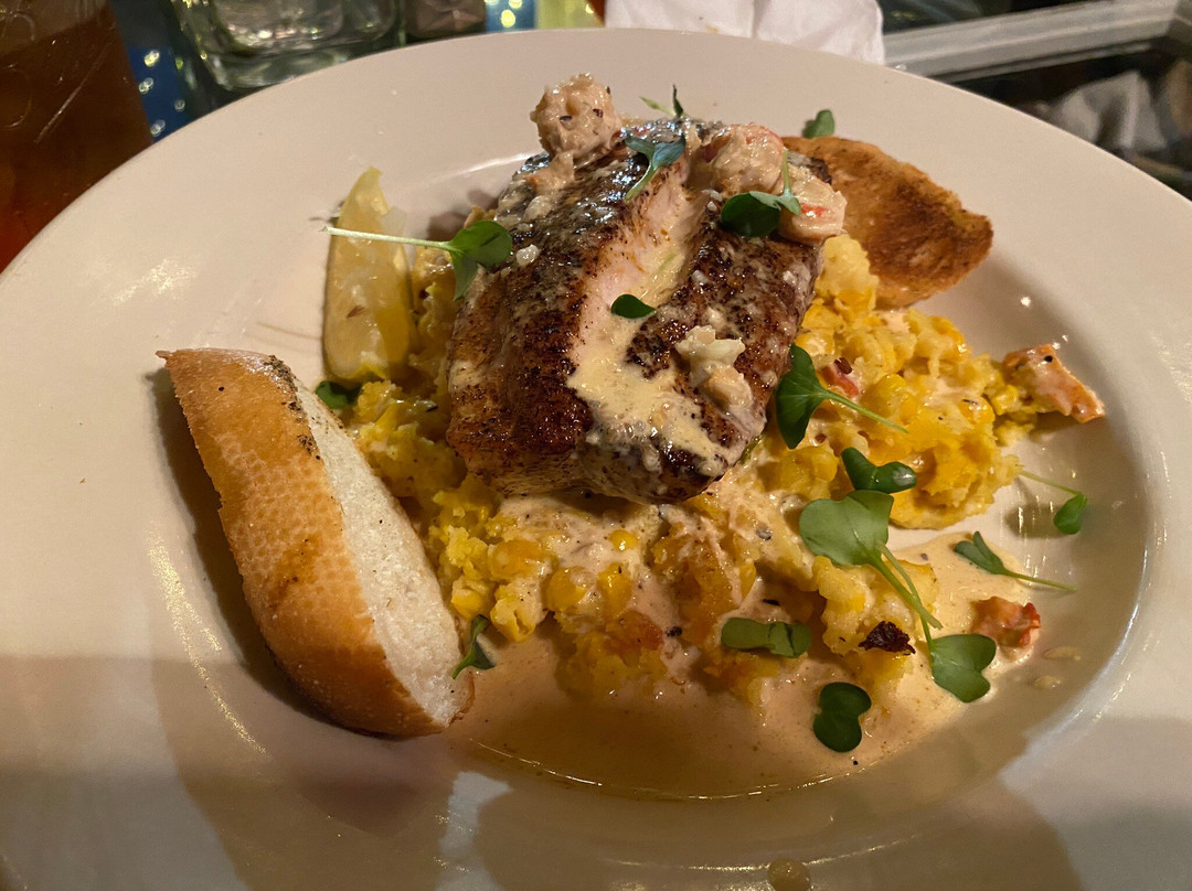 Yahola Creek Restaurant主图