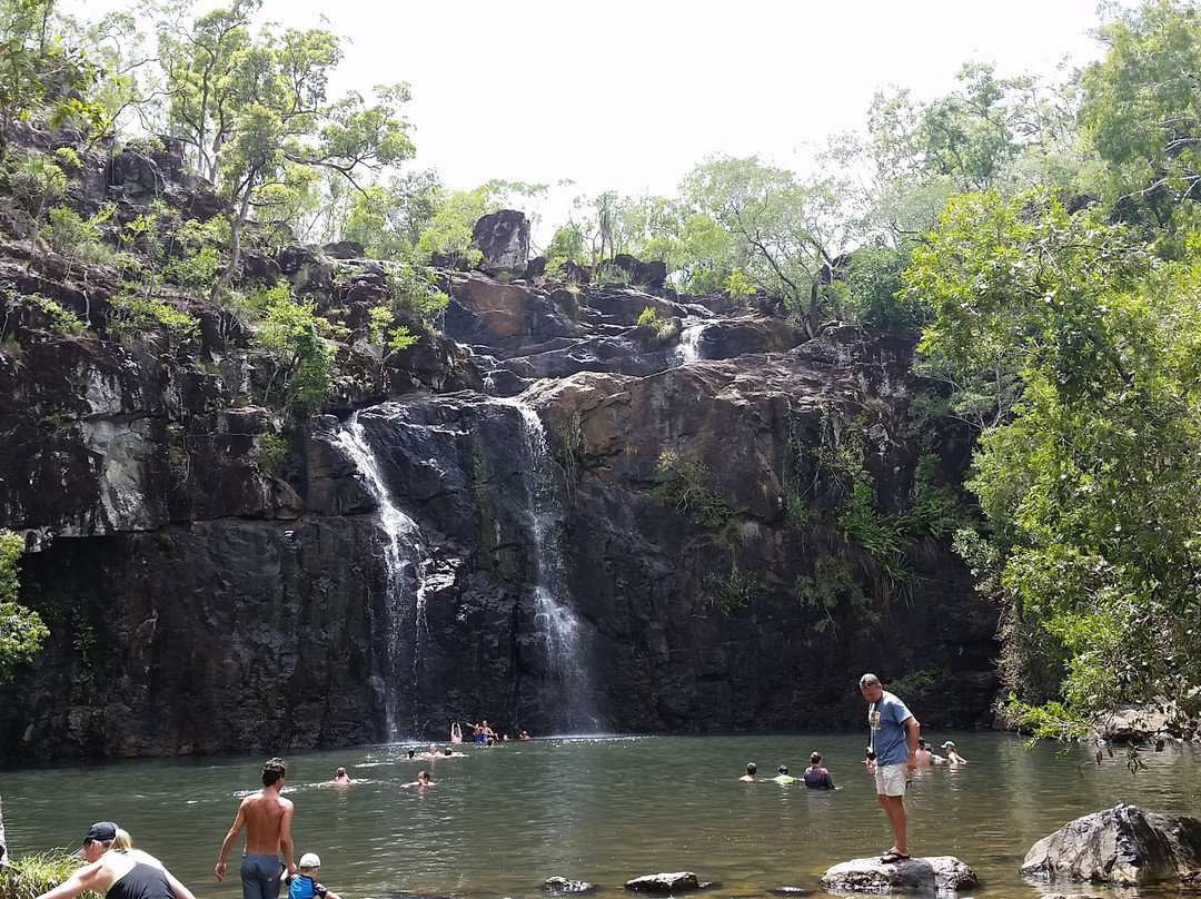 Cedar Creek Falls景点图片