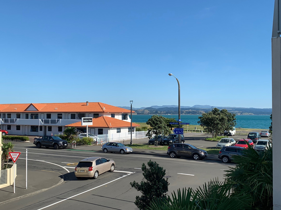 The Crown Hotel主图