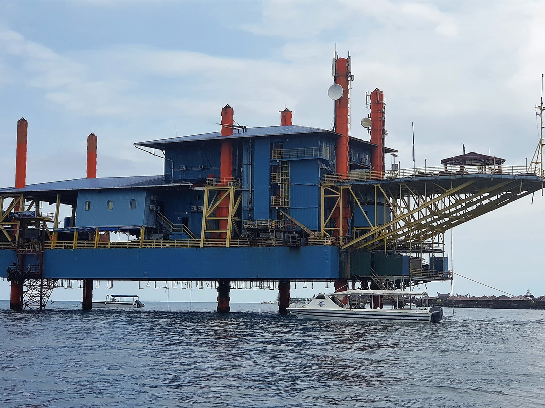 海洋探险潜水度假村主图