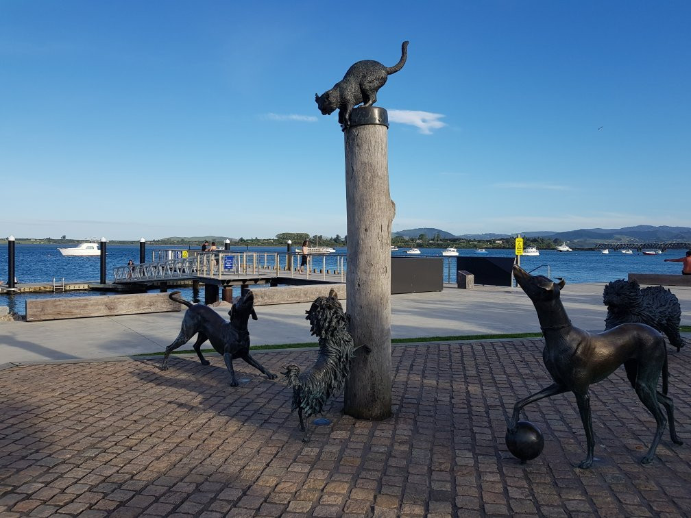 Hairy Maclary & Friends Tauranga Waterfront Sculpture景点图片