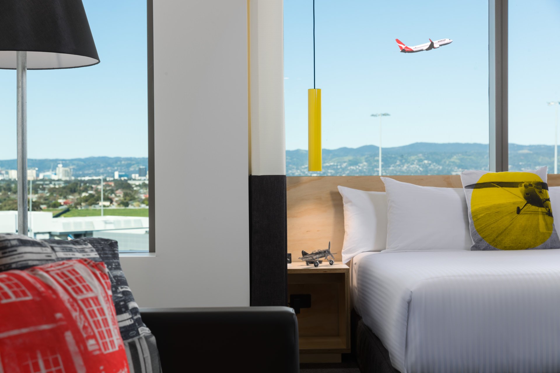 Atura Adelaide Airport-官方